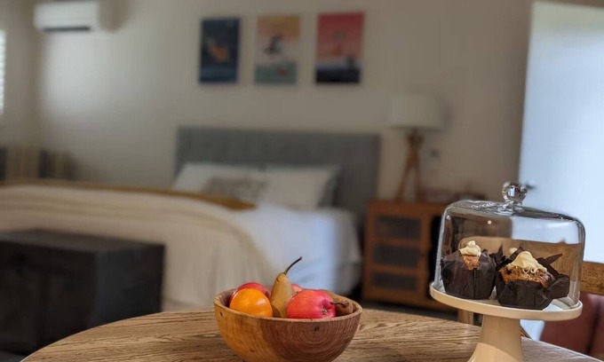 Beechworth Apartment | Studio at Beechworth next to the forest. Pet friendly but please let us know. n.