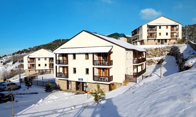 Font-Romeu-Odeillo-Via Apartment | Studio au calme avec accès piscine