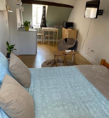 Saint-Pierre-sur-Dives Apartment | Studio, au cœur de St pierre sur dives