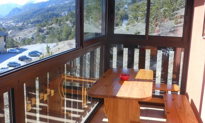 Barcelonnette Apartment | Studio Cabin Southwest with Balcony and Parking in Barcelonnette