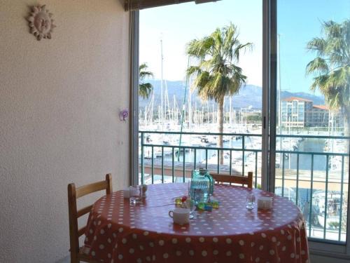 Plage d'Argeles Apartment | Studio Cabine avec Vue Port & Montagne, Proche Plage - 4 Couchages, Parking, Loggia - Argelès-sur-Mer - FR-1-225-57