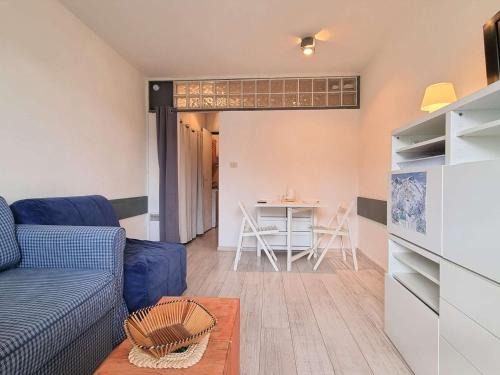 Saint-Etienne-en-Devoluy Apartment | Studio Cabine pour 4 à SuperDévoluy, proche pistes et commerces, wifi et parking gratuits - FR-1-525-209