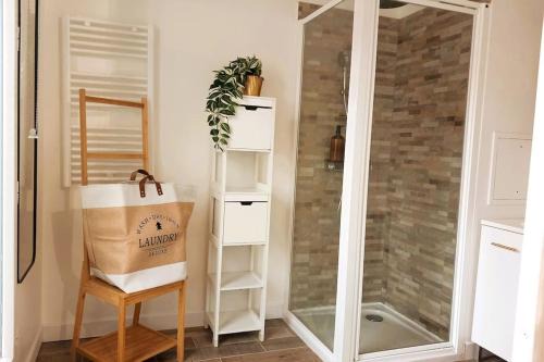 Cergy Apartment | Studio CERGY 5 min de la Gare