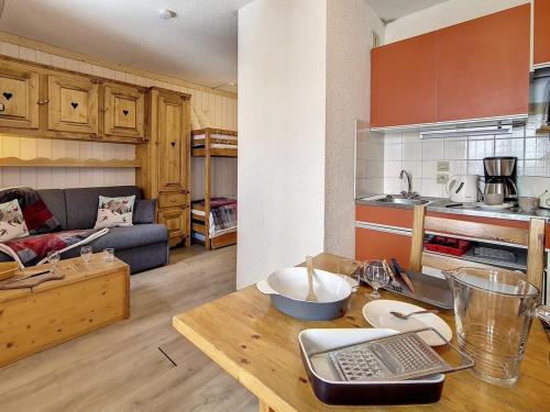 Les Bruyeres Apartment | Studio classique aux Menuires, balcon, animaux admis - FR-1-344-1038