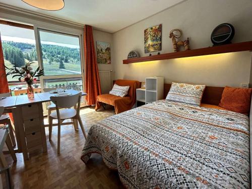 Saint-Etienne-en-Devoluy Apartment | Studio confortable, à 50m des pistes, pour 4 pers., parking, wifi, animaux admis - FR-1-525-273