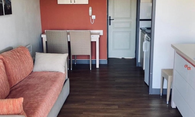 Cap Esterel Apartment | Studio confortable avec terrasse, piscine et animaux admis à Saint-Raphaël - FR-1-504-608