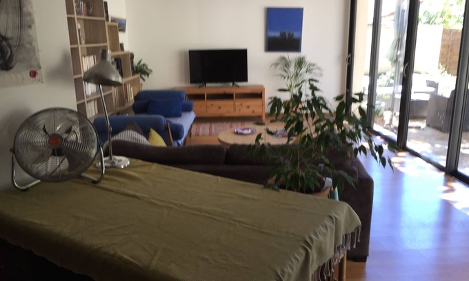 Villeneuve-les-Avignon Apartment | Studio du Grand Chene