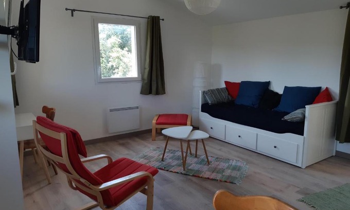 Mas-Saintes-Puelles Apartment | Studio dans un cadre champêtre