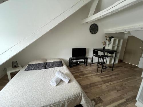 Bourgogne Apartment | Studio de charme proche Cathédrale dans rue calme