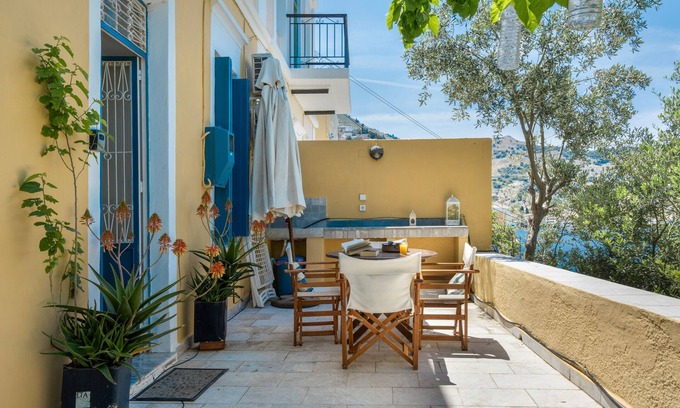 Symi Apartment | Studio 'Dikaia 2' with Sea View, Wi-Fi and Air Conditioning