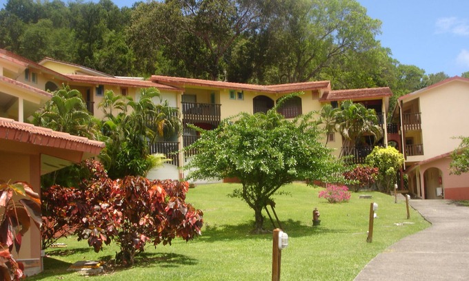 Sainte-Anne Apartment | Studio equipped with air conditioning - 50m from the beach and 10min des Salines