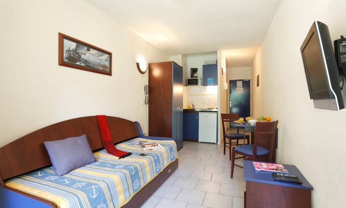 Vallon-Pont-d'Arc Apartment | Studio flat ∙ 1 bedroom ∙ 2 guests