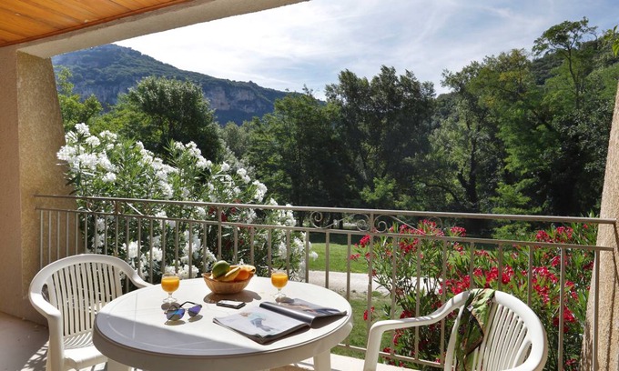 Vallon-Pont-d'Arc Apartment | Studio flat ∙ 1 bedroom ∙ 3 guests