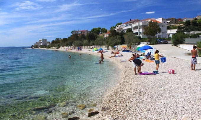 Dugi Rat Apartment | Studio flat near beach Orij, Omiš (AS-2810-b)