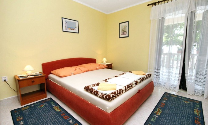 Novi Vinodolski Apartment | Studio flat with terrace Novi Vinodolski (AS-5593-a)