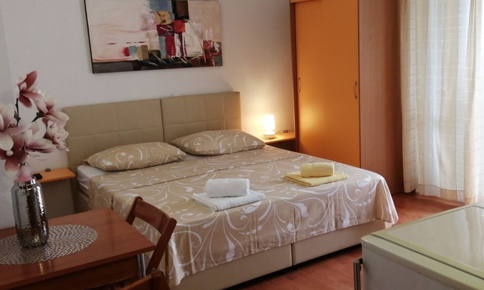 Zelenka Apartment | Studio flat with balcony Makarska (AS-6850-b)