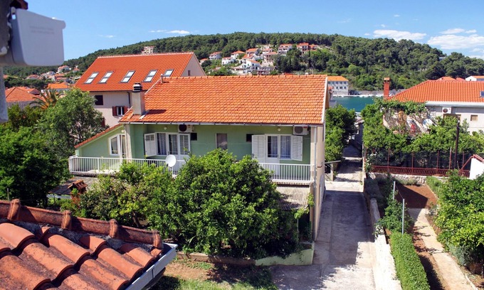 Island Hvar Apartment | Studio flat with balcony Jelsa, Hvar (AS-4602-a)