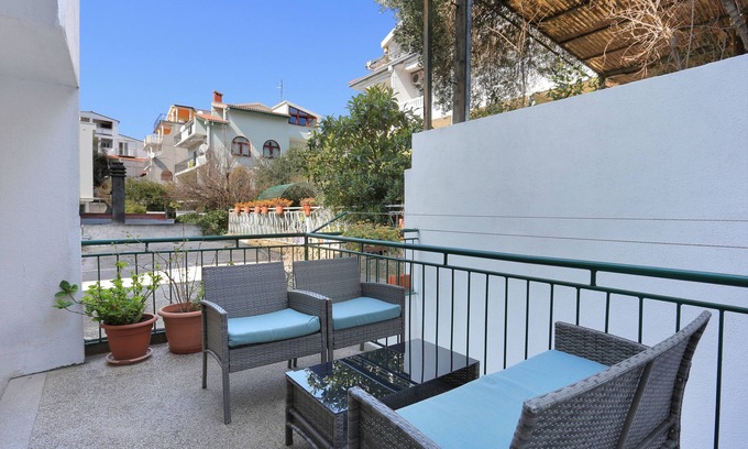 Ratac Apartment | Studio flat with terrace Makarska (AS-13222-a)