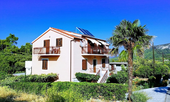 Vrisnik Apartment | Studio flat with terrace Vrisnik, Hvar (AS-8733-a)