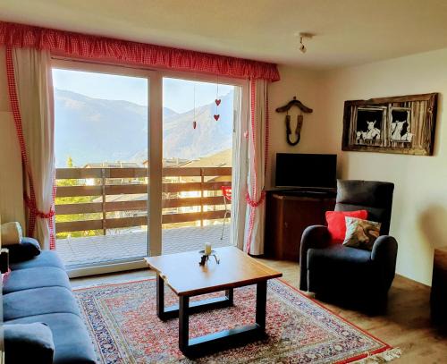 Emmetten Apartment | Studio for 2-4 guests with balcony and panorama view