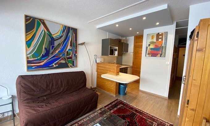 Arette Apartment | Studio for 4 with balcony, direct access to slopes, elevator