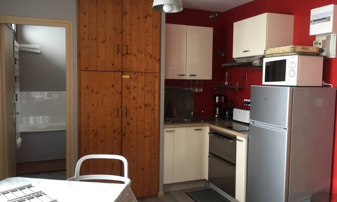 Arette Apartment | Studio for 4 with elevator, free parking, and direct access to slopes