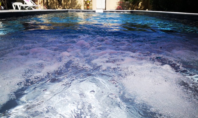 Entraigues-sur-la-Sorgue Apartment | Studio Avec Piscine