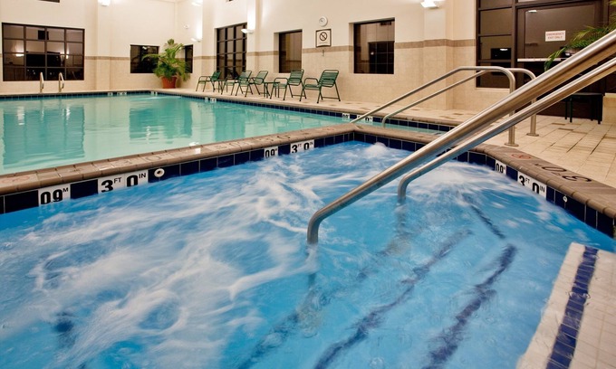 Chesapeake Apartment | Studio | Free Breakfast. Indoor Pool & Hot Tub