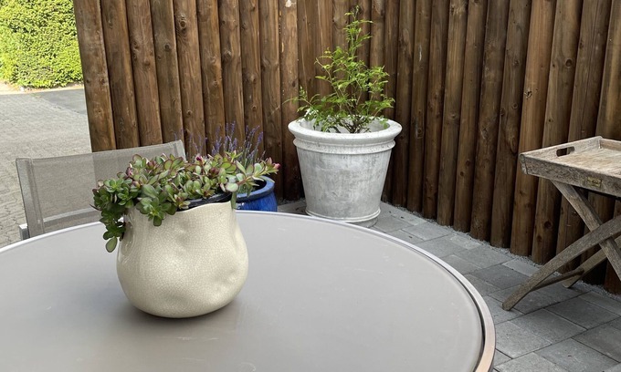 Uster District Apartment | Studio Gocki: by the forest and close to Zurich