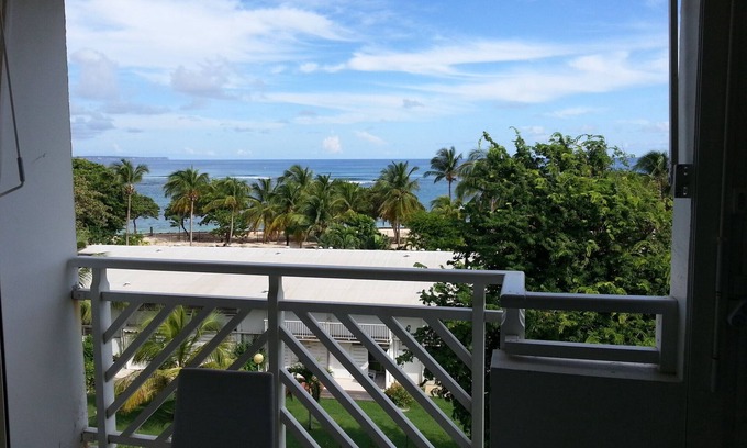 L'Autre-Bord Apartment | Studio HIBISCUS sea view