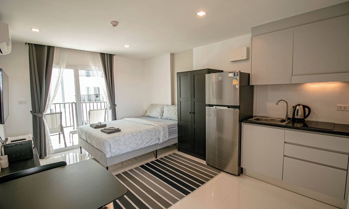 Kram Condo | Studio High floor, AC, Well equiped Kichen, beautiful balcony view