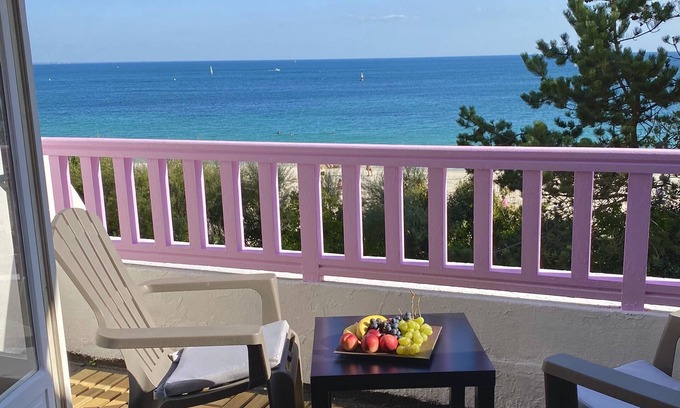 Audierne Apartment | Studio in a magnificent Villa, exceptional location, private beach access.