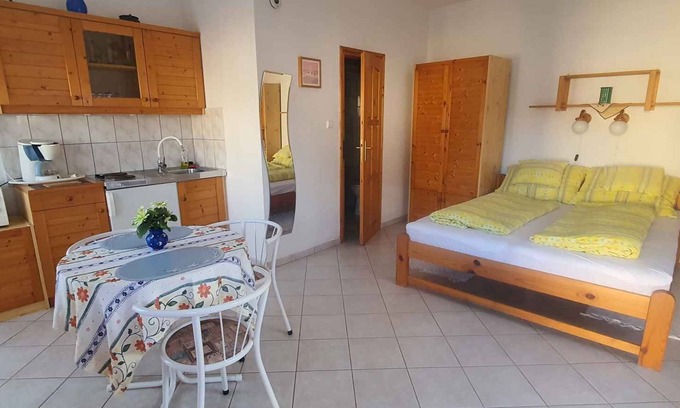 Celldomolk Apartment | Studio in a quiet location with Internet