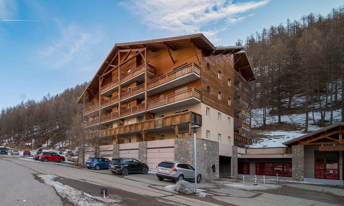 Allos Apartment | Studio in France with Mountain Views & Pool
