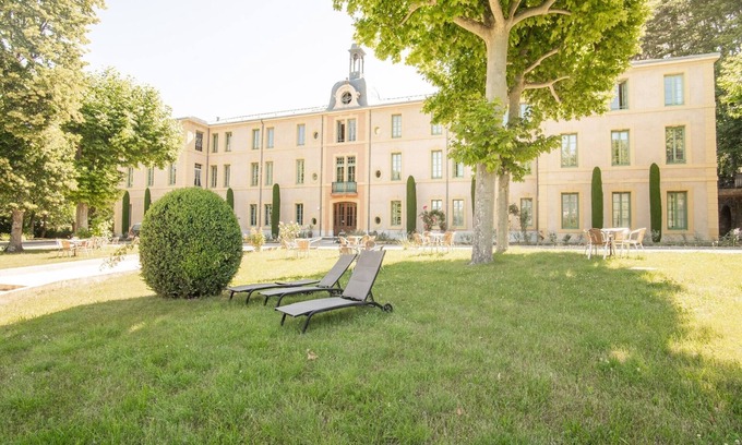 Montbrun-les-Bains Apartment | Studio in Montbrun Castle with Pool