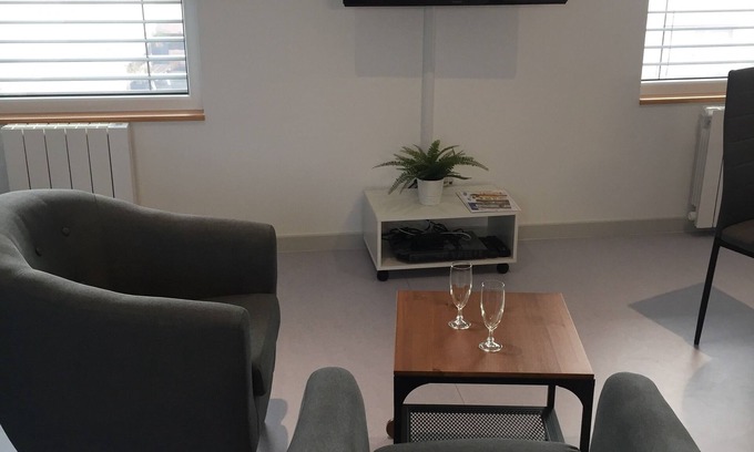 Pulversheim Apartment | Studio in new building ideal for travelling executive