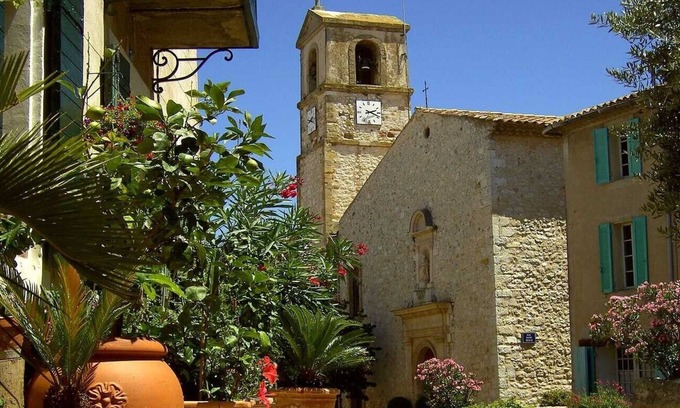 Ventabren Apartment | Studio in village house near. from Aix en Provence