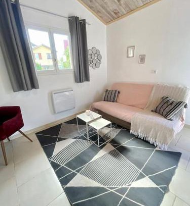 Dardilly Apartment | Studio indépendant