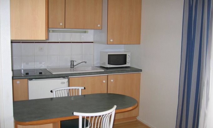 La Rochelle Apartment | STUDIO LA ROCHELLE TERRACE WITH POOL VIEW, PARKING, NEAR MINIMES BEACH