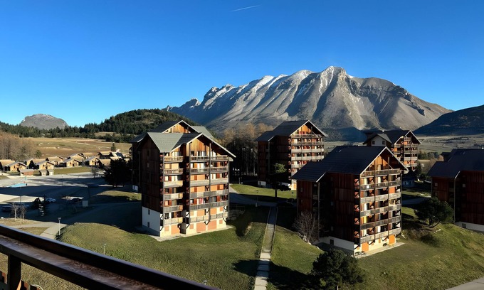 Saint-Etienne-en-Devoluy Apartment | Studio 'Le 28' with Mountain View, Balcony and Wi-Fi