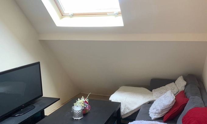 Limay Bed & Breakfast | Studio Meublé Avec une Mezzanine Dans une Maison