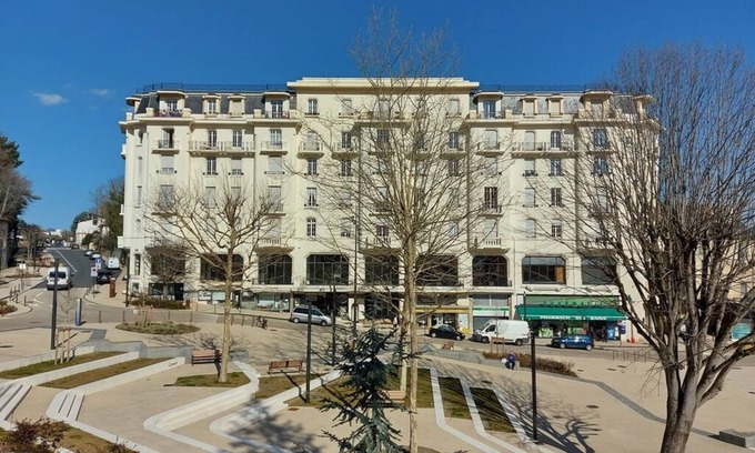Chatel-Guyon Apartment | Studio Meublé Idéalement Situé Entre le Resort et le Parc Thermal