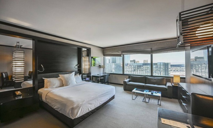 Las Vegas Strip Apartment | Studio Mountain View | City Center | Vdara