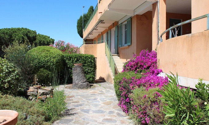 Bormes-Les-Mimosas Apartment | Studio N°11 with sea view
