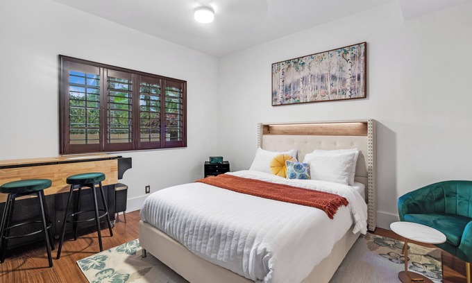 SilverLakes Apartment | Studio near hospitals, restaurants and malls