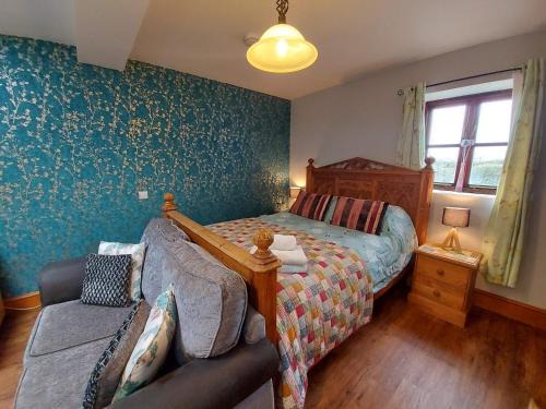 Raymonds Hill Apartment | Studio Near Lyme Regis, Dog Friendly, Self Catering, Small Garden, Free Private Parking"