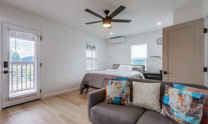 Country Club Apartment | Studio near San Diego attraction with amazing views- 10 min from