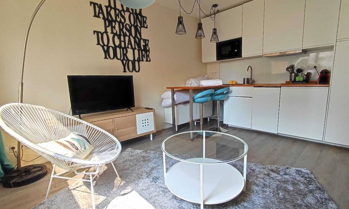 Meriadeck Apartment | Studio of 27m² in downtown