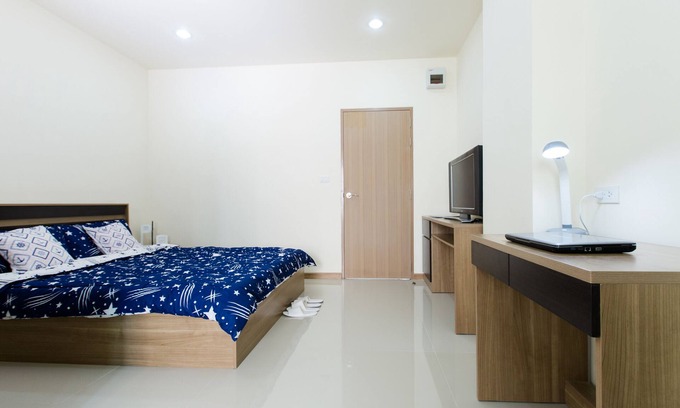 Nonthaburi Hotel | Studio room near Government complex, Consular Affairs, DPU, Chulabhorn Hospital