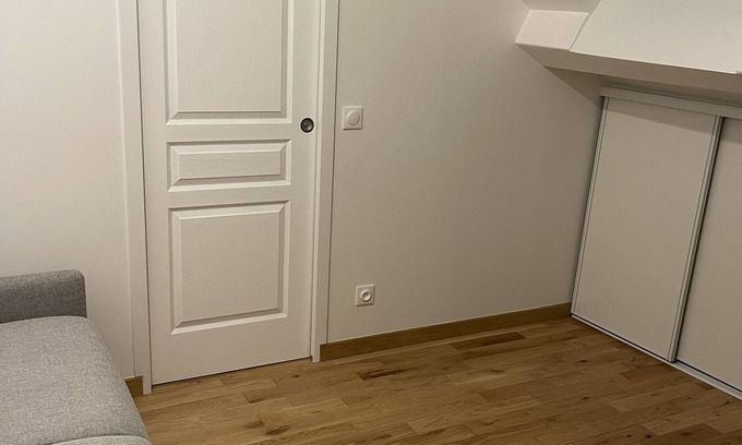 12th Arrondissement Apartment | Studio (separate bedroom) refurbished